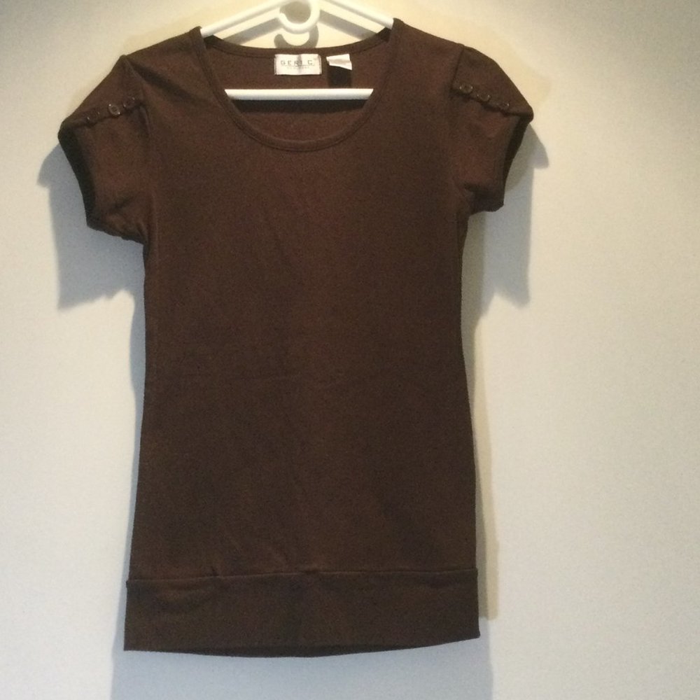 Brown Shortsleeves Tee- Shirt Size: XL
